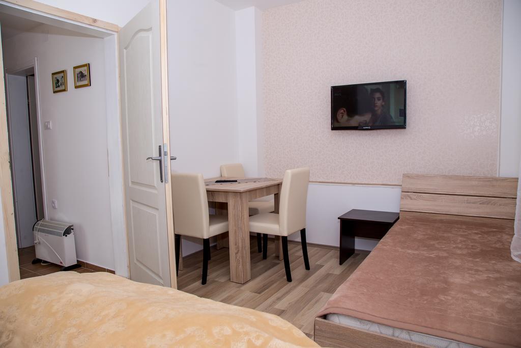 Casa Bella & Nova Hotel Palić Exterior foto